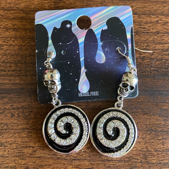 Skull Swirl Dangle Drop Earrings - Picture 2 of 4